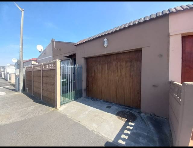 3 BEDROOM HOUSE FOR SALE IN PORTLANDS